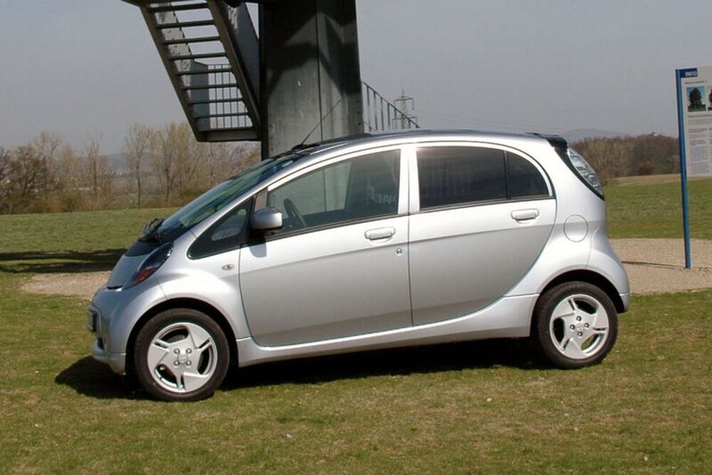 Der Mitsubishi Electric Vehicle (einst i-Miev) ist das älteste elektrisch getriebene Volumenmodell am Markt. Die Preis liegen bei gut 7.000 Euro – übrigens auch für die Schwestermodelle von Citroën und Peugeot. (Mitsubishi)