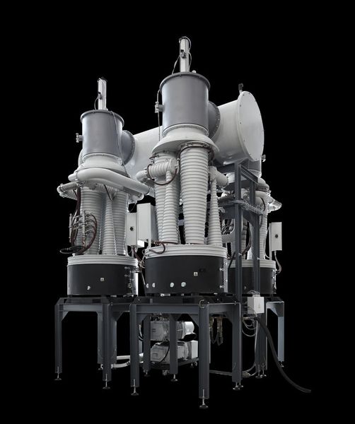 The large majority of dry compressing pumps with this pumping speed require almost 20 kW during normaloperation. In contrast, the DRYVAC DV1200 uses only 14 kW. Because it only uses two differentstandard pumps, users benefit from shorter delivery times and greater availability of replacement pumpswhen service is required. (Picture: Oerlikon Leybold Vacuum)