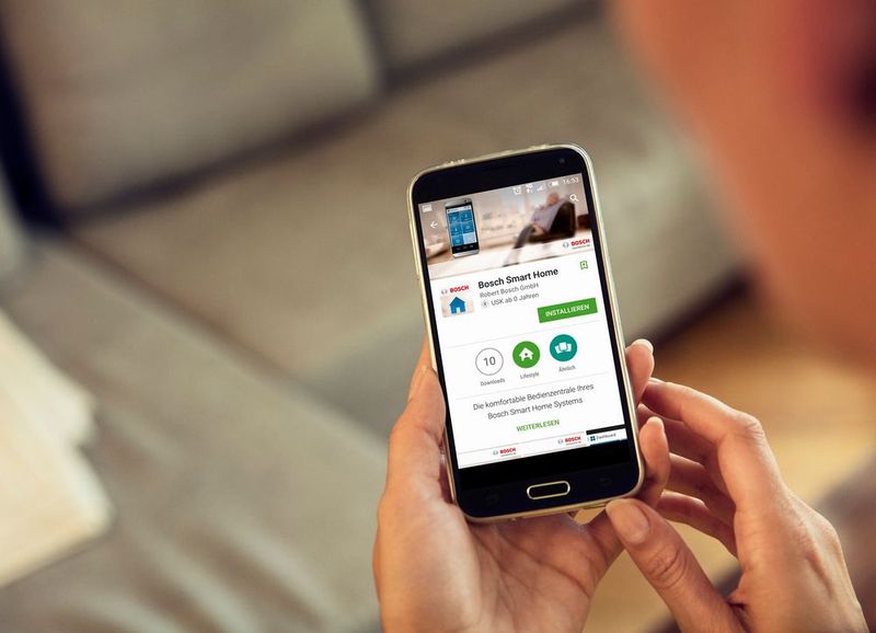Smart Home - Zentrale Steuerung von Beleuchtung, Heizung und weiteren Hausgeräten bequem per App. Nie wieder vergessen den Herd auszuschalten. (Bild: Bosch)