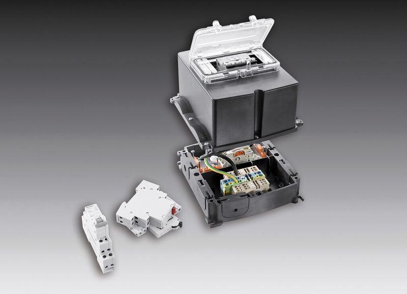 Bild 3: Durch den Einbau von Reihenklemmen sowie Schalt- und Schutzorganen wird aus dem Fieldpower-Energieverteiler ein dezentraler Schaltkasten in Schutzart IP54/65. (Bild: Weidmüller)