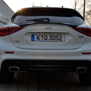 Im letzten Jahr verkaufte Infiniti hierzulande 1.057 Fahrzeuge, im Vergleich zum Vorjahr entspricht dies einem Plus von vier Prozent. 2016 soll allen voran der Q30 dafür sorgen, dass die Zulassungszahlen auch in Deutschland weiter steigen. (Foto:  Michel / »kfz-betrieb«)
