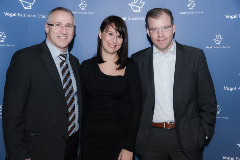 Vogel X-Mas Party 2012 im VCC in Würzburg    Unser Publisher Gerd Kielburger, Key Account Managerin Dani Röhm und der Geschäftsführer des Verlagsbereichs Automedien Florian Fischer (von links nach rechts).  Weitere exklusive Bilder zur Vogel Weihnachtsfeier finden Sie auf unserer Facebook-Fanpage. Jetzt reinschauen und Fan werden. Wir freuen uns über jeden Like. (Bild: Marcel Gollin/Vogel Business Media)