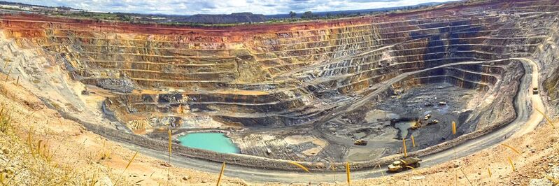 Kupfermine: Über 50% der weltweit abgebauten Kobaltproduktion kommt aus der Demokratischen Republik Kongo. Der Abbau erfolgt meist unter prekären Bedingungen.