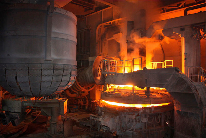 Die Basis für den ETG 100 bildet sortenreiner Eisenschrott, den Swiss Steel im 80t-Elektrolichtbogenofen schmilzt. (Bild: Swiss Steel)