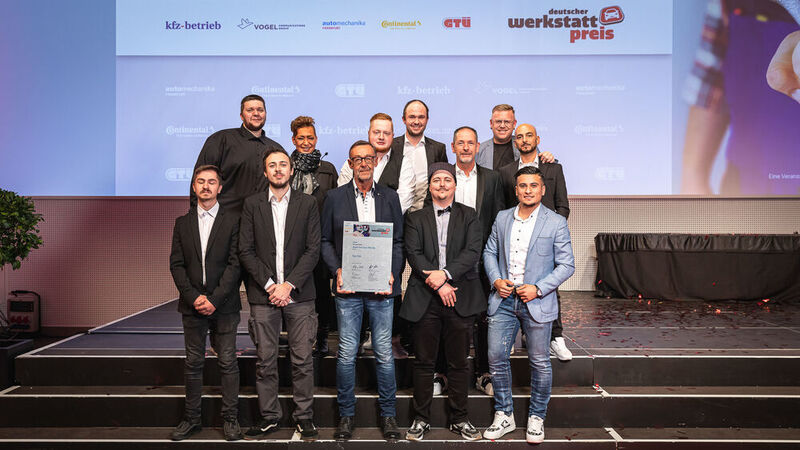 Auto-Service Micha aus Herne war mit dem kompletten Team angereist, um sich die Top-Ten-Platzierung abzuholen. (Stefan Bausewein)