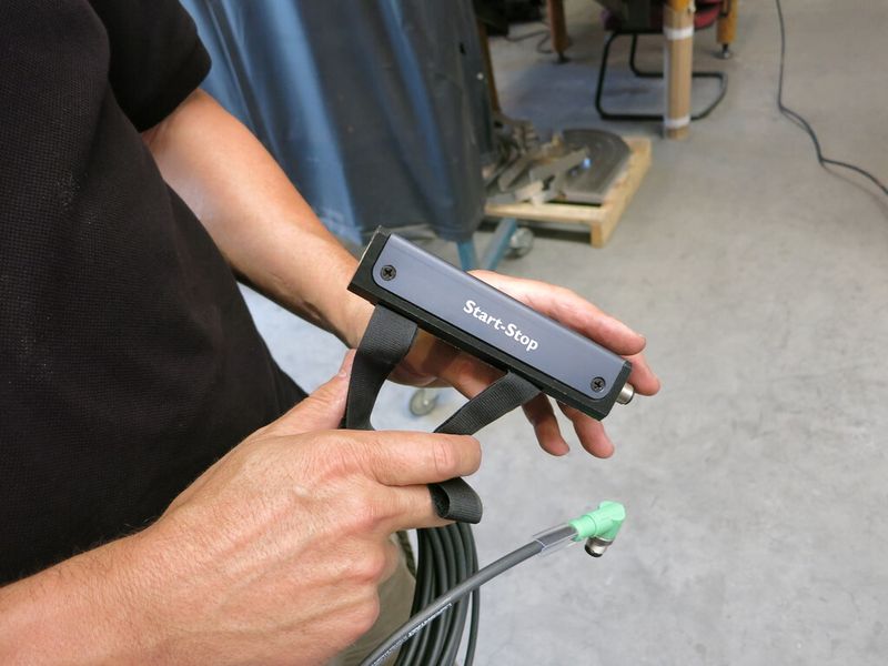 Die Start-Stopp-Automatik ermöglicht einen automatischen Beginn des Absaugprozesses, sobald das Handschweißgerät gestartet wird. (Bild: Finus)