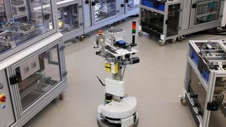 Auf der Hannover Messe zeigt die Smart-Factory-KL anhand eines flexiblen Transportsystems mögliche Anwendungen der 5G-Technologie. (SmartFactory-KL/A. Sell)