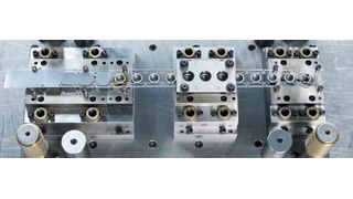 Folgeverbundwerkzeug von Hafner zur Fertigung eines Tiefziehteils in mehreren Stufen.  (Hafner)