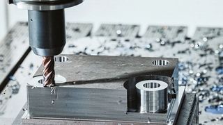 Wer Stähle, Edelstähle oder Gusswerkstoffe zerspanen muss, ist meist dauernd wechselnden Herausforderungen ausgesetzt. Für diese Fälle hat Ceratizit die neuen Performance VHM-Fräser S-Cut aus nachhaltigem Hartmetall entwickelt – so können Kunden gleichzeitig ihre Produktivität steigern und ihren CO2-Fußabdruck senken. (Bild: Ceratizit)