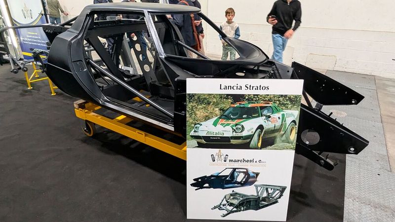 Restaurieren oder nachbauen? Dieser Karosseriebetrieb bietet beides an. (Bild: Dominsky )