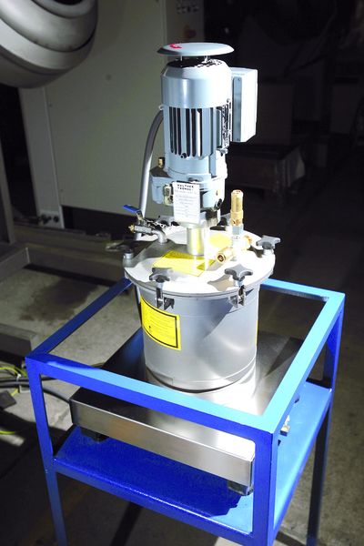Bild 3: Dosiersystem MDG mit Wägeeinheit zur Mengenkontrolle des Beschichtungsmaterials im Mikrogrammbereich. 	 Bilder: Walther Trowal (Archiv: Vogel Business Media)