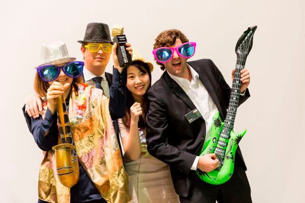 Impressionen von der After-Cocktailparty: Elektronik-Professionals einmal anders. (Fotograf/Copyright:Fotograf/Copyright: Stefan Bausewein/Vogel Business Media)