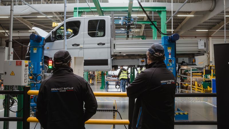 Mit den werkseitigen Umbauten will Renault die „Made in France“-Kompetenz der drei Nutzfahrzeugwerke Maubeuge, Sandouville und Batilly betonen. (Bild: PITRE, Benoît / CÉTADI Prod )
