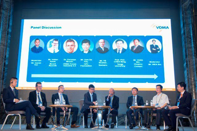 The panel discussion offered ideas and answers and to a variety of interesting topics.  (Vogel Business Media China)