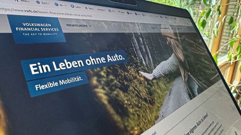 Die Volkswagen-Finanzsparte schafft für Kunden ab Herbst zusammen mit dem Autovermieter Europcar eine neue Mobilitätsplattform.(Bild:  Achter – VCG)
