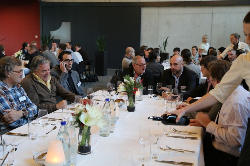 Gute Gespräche während eines feinen Essens gehörten ebenfalls zum SMM Kongress. (Bild: Matthias Böhm)