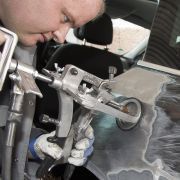 Mit dem Reparatursystem Miracle lassen sich Außenhautbeschädigungen einfach reparieren.(Foto:  Carbon)