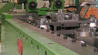 Zieheinheit mit motorisch verstellbarem Ziehsteinhalter. (EJP)