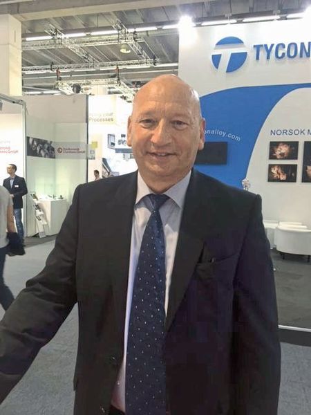 “I work for a packing specialist and we prevent metal rust. I'm looking for future customers in new markets. It's my first time at Achema and quite successful,” Bernhard Mittner, Sales Manager and Deputy Managing Director, Met Pro, Schwieberdingen, Germany. (Bild: PROCESS)