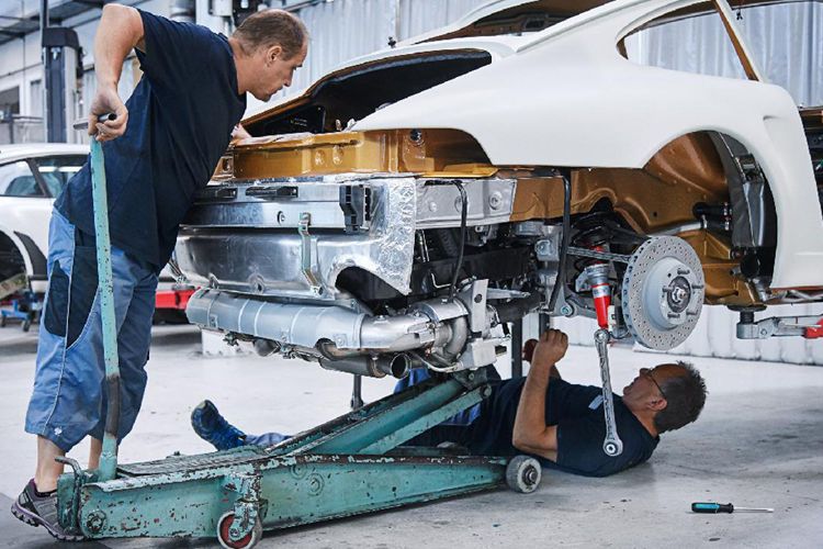 ... Hochzeit gefeiert werden und das Herzstück wurde in das Heck verpflanzt. (Bild: Porsche)