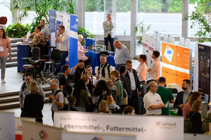Im Laufe des Tages besuchten rund 600 Interessierte aus dem Labor die LAB-SUPPLY Leverkusen.   Mehr Infos zu den kommenden LAB-SUPPLY-Messen finden Sie auf www.lab-supply.info (Bild: Stefan Stark)