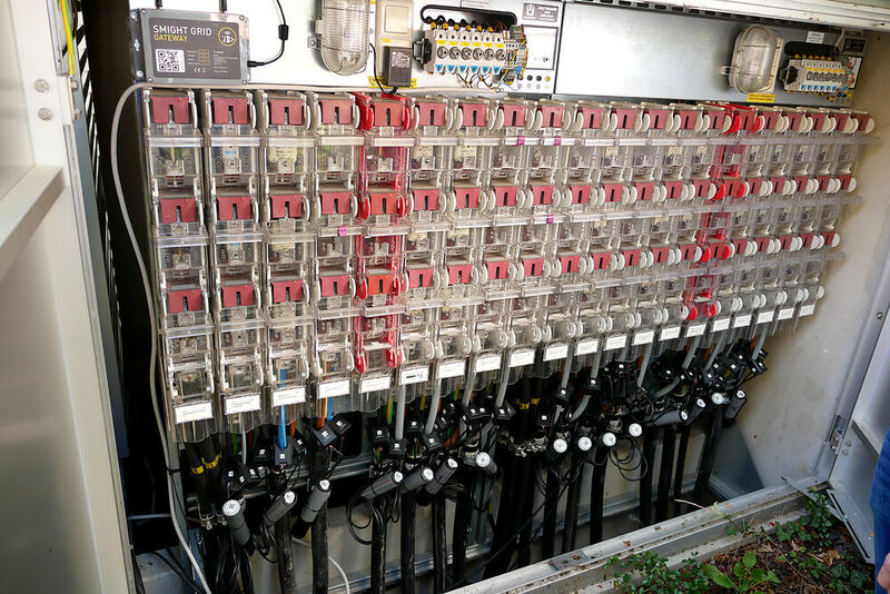 Für die Überwachung und Auswertung stattete die Netze BW die Stromleitungen mit selbst entwickelter Messtechnik aus. (Edgar Schmidt/»kfz-betrieb«)