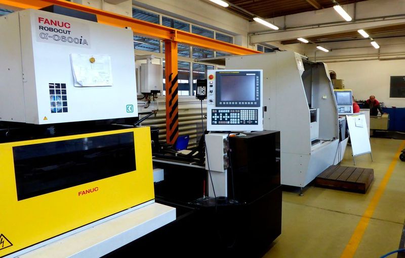 Diese Erodierschneidmaschinen werden bei Hajdu im Werkzeugbau eingesetzt. (Kuhn)