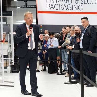 Thomas Fricke, Commercial Director von Ima Pharma, auf der Interpack 2026. (Bild: Ima / Emanuele Anselmi)