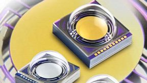 Die beweglichen MEMS-Spiegel schicken den Lidar-Laser über die gesamte Arbeitsfläche. Durch die Reflexion der Laserimpulse entsteht ein hochauflösendes 3D-Bild der Arbeitsfläche, die sich Mensch und Roboter teilen. (Bild: Fraunhofer ISIT)