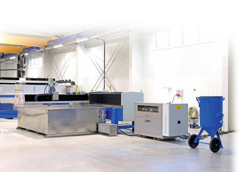 Das T-Modell «Advanced-Paket» umfasst eine Reihe nützlicher Funktionswerkzeuge wie etwa Höhensensor und Kopfschutz. (Bild: Water Jet Sweden)