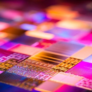 SEMI reports a 13% year‑on‑year increase in worldwide silicon wafer shipments in Q1 2026, reflecting growing demand across the semiconductor supply chain. (symbolic image) (Source: © AlirezA - stock.adobe.com)