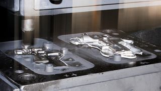 Warmpressen eignet sich für Gross- und Kleinserien (Bild: Prétat)