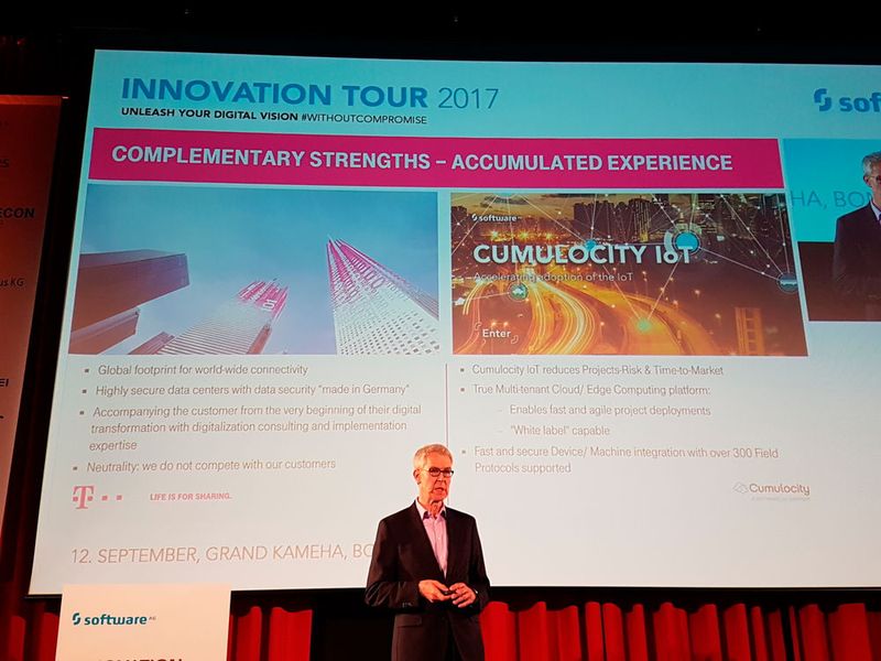 Dr. Ingo Hofacker, Senior Vice President Internet-of-Things, T-Systems Digital Division, stellte die Telekom Cloud of Things vor, die die Plattform Cumulocity IoT nutzt. (Bild: Oliver Schonschek, IT-BUSINESS)