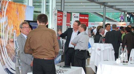 Den BVSK-Tag ließen sich zahlreiche Aussteller nicht entgehen, um auf ihre Produkte und Dienstleistungen hinzuweisen. Etwa die KÜS ... (Archiv: Vogel Business Media)