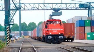 Der Hafen Hamburg bietet eine verlässliche Alternative zu anhaltenden Niedrigwasserständen auf dem Rhein von/nach Köln und Duisburg. (Bild: HGK Logistics and Intermodal)