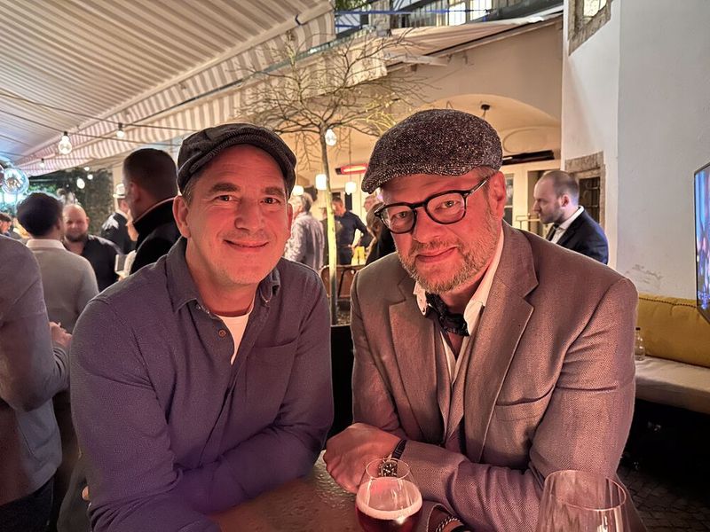 Zwei gewiefte Typen mit viel Herz sind (l.) James Hart und Gregor Knipper (Jabra). (Bild: Vogel IT-Medien GmbH)