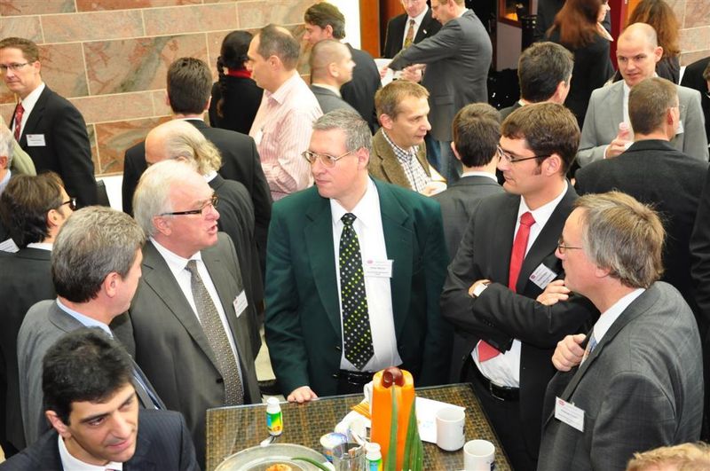 Networking ist einer der wichtigen Aspekte bei der Namur-Hauptsitzung (Bilder: M.Henig/PROCESS) (Archiv: Vogel Business Media)