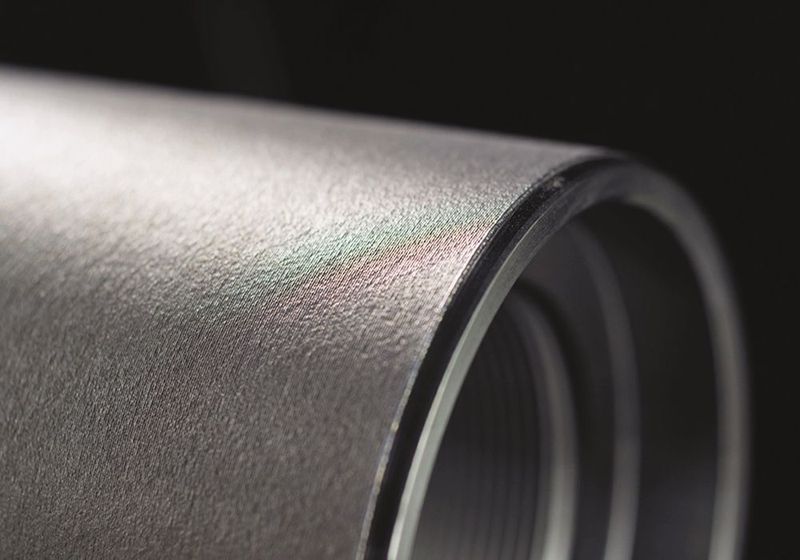 Die Beschichtung, die mittels EHLA aufgebracht wird, schützt in Zukunft serienmäßig die Kolbenstangen für Hydraulikzylinder der IHC Vremac Cylinders B.V. vor Korrosion auf hoher See.  (Fraunhofer-Gesellschaft)