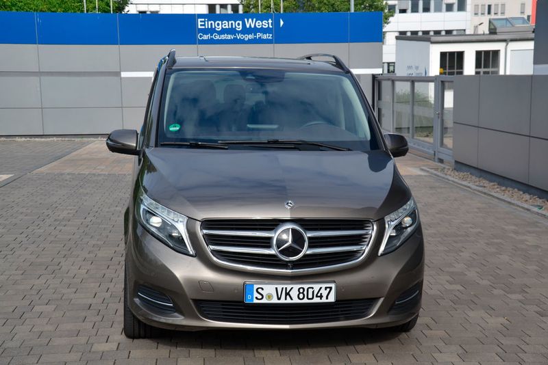 Uns stellte der Hersteller eine V-Klasse 250d Avantgarde Edition für Testfahrten zu Verfügung. (Michel / »kfz-betrieb«)