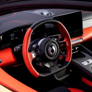 Für das Design ist Wolfgang Egger verantwortlich, der zuvor unter anderem für Alfa Romeo, Audi und Lamborghini gearbeitet hat.(Bild:  Denza)