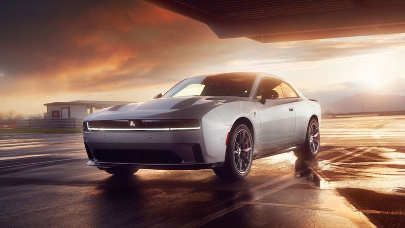 Dodge bietet das Muscle Car Charger Daytona mit Elektroantrieb an.(Bild:  Stellantis)
