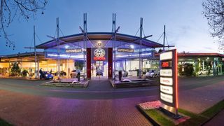 Auto Weller organisiert das Management aller Unfallschäden der bundesweit 38 Filialen über das Portal Schadenpartner24. (Bild: Weller)