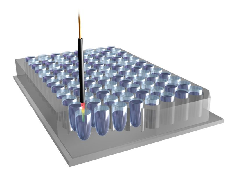 Konfokales Messsystem confocalDT 2451 mit Ethernet-Schnittstelle erlaubt hoch präzise Messungen in der Medizintechnik. (Micro-Epsilon)