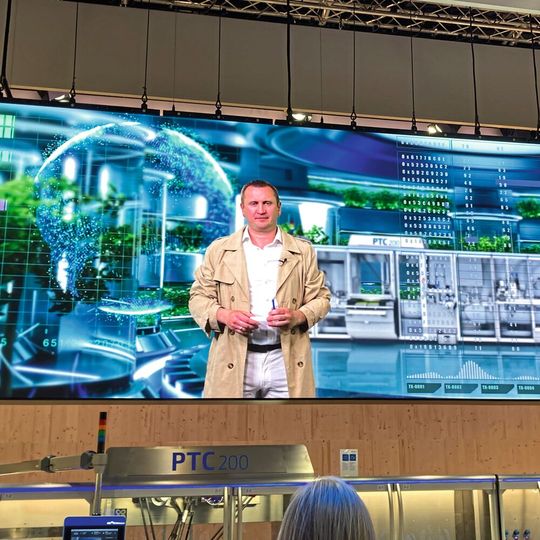 Zeitreise am Stand von Uhlmann: Wie sieht die Zukunft der Verpackungstechnik aus? (Bild:  Geipel-Kern)