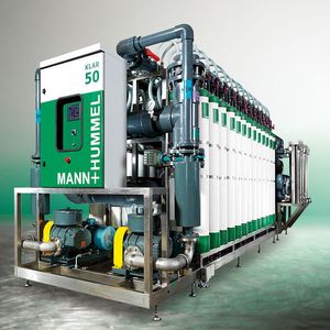 Mann+Hummel bietet ein neu konzipiertes modulares Anlagendesign und ein optimiertes Strömungskonzept für die Mikro- und Ultrafiltration von Wasser. Vorteile sind deutliche Energie- und Raumeinsparungen, höhere Filtrationsleistung und verbesserte mechanische Reinigung. 