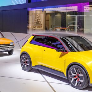 Renault legt den R5 als E-Mobil neu auf.(Bild:  Renault)