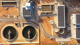 Luftbild der Kläranlage in Schwarzenbruck in der Nähe von Nürnberg (Bild: ABB)