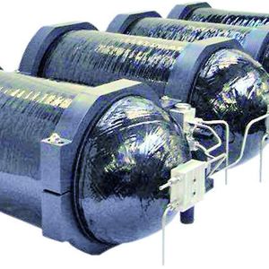 Bild 2: Mit der Verdichteranlage werden HD-Behältermodule mit Helium auf Dichtheit geprüft. Die Behälter fungieren später als Vorratsspeicher für Wasserstoff bei gasbetriebenen Automobilen.