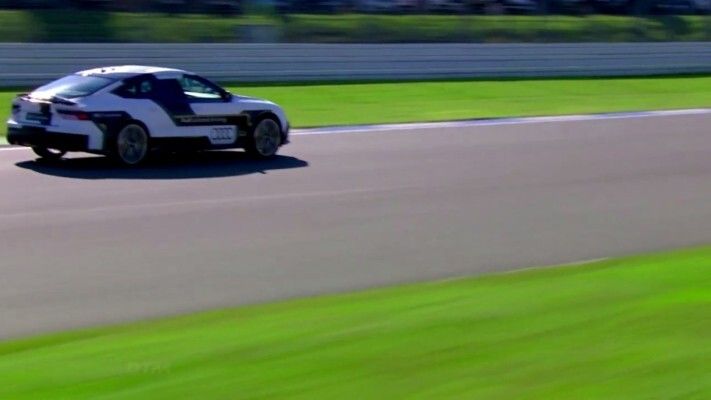 Der Audi RS 7 concept am Limit: fahrerlos rund um den Hockenheimring (Audi)