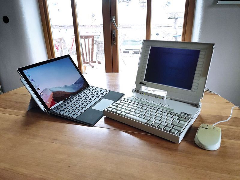 Fast 30 Jahre liegen zwischen dem Targa Traveller von 1993 und dem neuen Microsoft Surface Pro 7+. (Vogel IT-Medien)